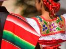Explica algunos cambios en las costumbres y formas de vida en su entorno inmediato, usando diversas fuentes de información.