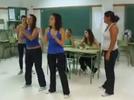 Sincronización y desarrollo del ritmo externo y musical a partir de movimientos segmentarios, con diferentes cadencias y percusiones