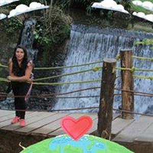 Anne Hernández