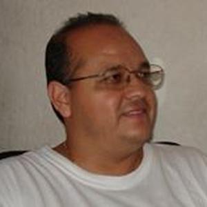 Hector Comenares