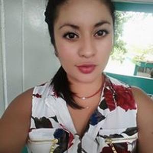 Izza Galeana